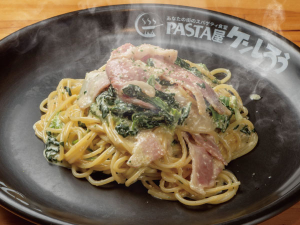 ほうれん草とベーコン・たらこのクリームソース